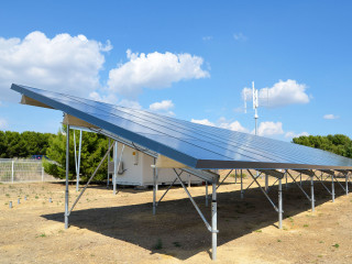 Procédé De Traitement D’eau Avec Alimentation Photovoltaïque Et éolienne (EN)
