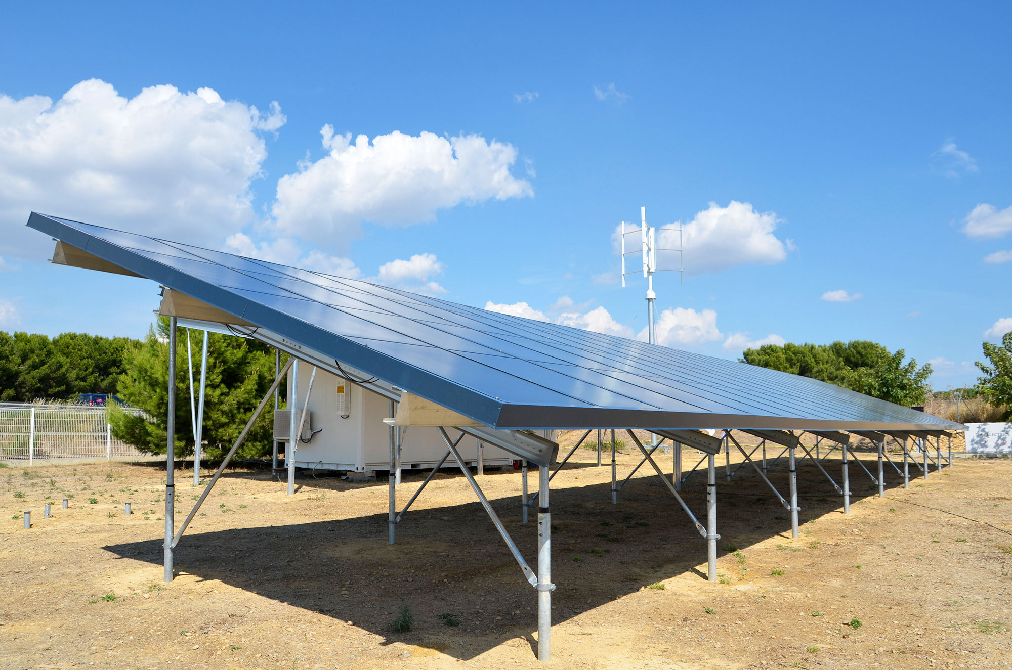 Procédé De Traitement D’eau Avec Alimentation Photovoltaïque Et éolienne